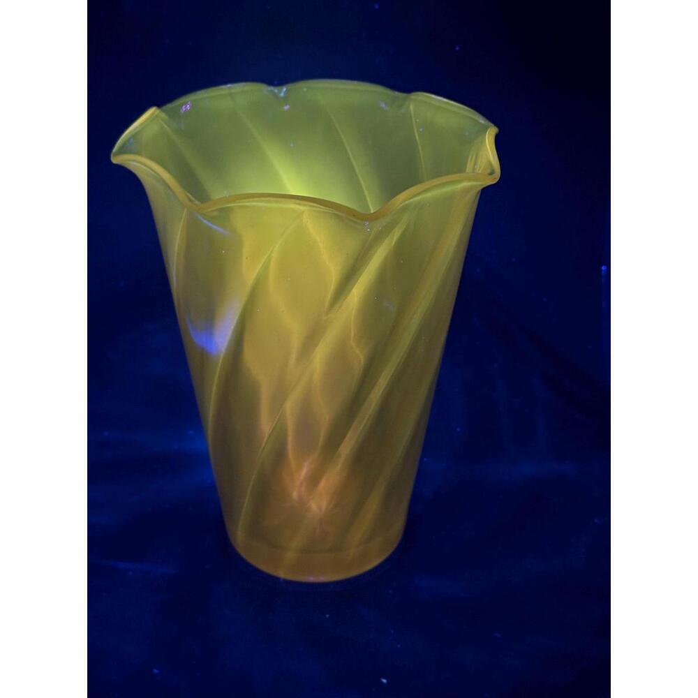 Vintage Hazel Atlas Swirl Vase – Amethyst Depression Glass, UV Reactive
